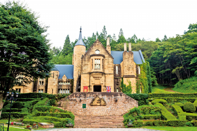 英国の古城を移築「ロックハート城」