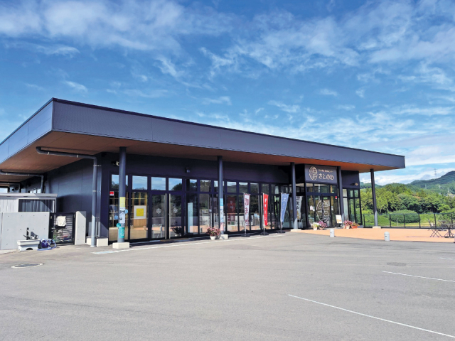 日帰り温泉や宿泊もできる体験型の道の駅「道の駅 中山盆地」