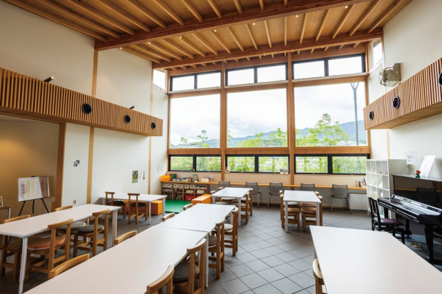 五條市役所に隣接するカフェレストラン「柿の専門 にぎわい棟店」