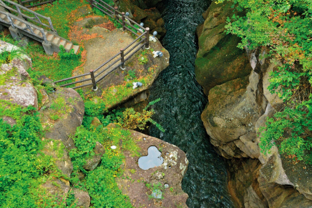 美しい渓谷でかわいいハートを探そう「磊々峡」(らいらいきょう)