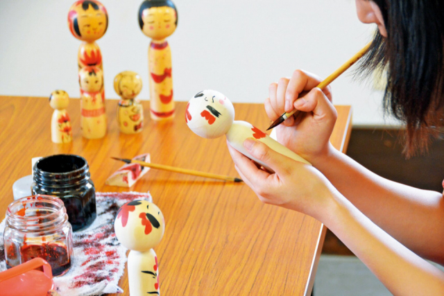 思わず笑顔になる!愛らしいこけしがずらり「玩愚庵こけし屋」