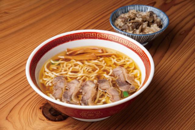 うまみあふれる純鶏100%の淡麗スープ「仙台中華そば 銘店嘉一 本店」