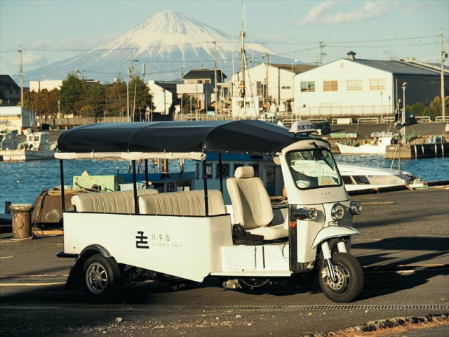海辺の宿で非日常を「日本色」