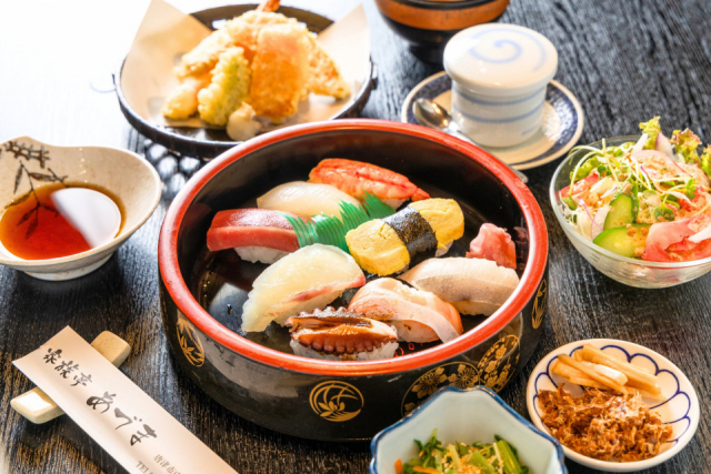 おいしく健康的な 「うまっ!ヘルシー」な海鮮料理を提供「家族亭あづま」