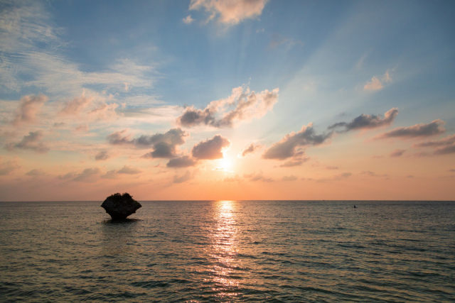 【沖縄県】まだまだ夏気分!混雑を避けて楽しむ極上アイランドリゾート