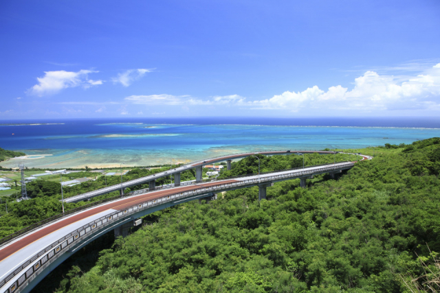 【沖縄県】まだまだ夏気分!混雑を避けて楽しむ極上アイランドリゾート